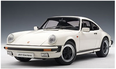 AutoArt 1/18 Porsche 911 Carrera 1988 White